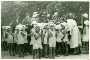 Fotografia d epoca originale 1931 ROMA Regina ELENA con bambini scuola all aperto PRINCIPI DI PIEMONTE Foto 1