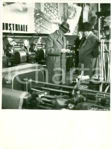Fotografia d epoca originale 1936 MILANO Ulrich VON HASSEL Piero PURICELLI visitano la Fiera Campionaria FOTO 1