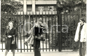 1975 ca GOSSIP MILANO Lauretta MASIERO con il figlio Gianluca GUIDI (3) *Foto 