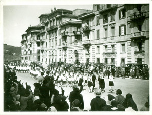 Fotografia d epoca originale 1935 ca ROMA Parata Figlie della Lupa e Piccole Italiane Fotografia 1