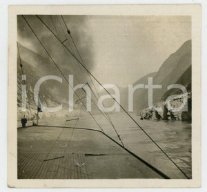 1935 ca CINA - Paesaggio fluviale visto da barca (1) - Foto VINTAGE 6x6 cm Fotografia d'epoca.CONDIZIONI: F (lievi smussature angolari)FORMATO: 6x6 cm    originale e autentica 1