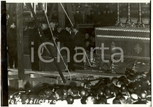 Fotografia d epoca originale 1939 ROMA Salma di Papa PIO XI calata nella cripta di SAN PIETRO Fotografia 1