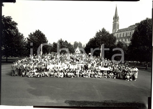 Fotografia d epoca originale 1980 ca LOURDES F Foto di gruppo pellegrini da STRASBURGO Fotografia 1