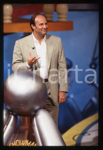 Fotografia d epoca originale 35mm vintage slide 1995 CANALE 5 Gerry SCOTTI conduce programma IL QUIZZONE 4 1