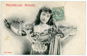 1905 FRANCE - Heureuse Année 1906 - Femme *Postcard A. BERGERET  Cartolina postale d'epoca, viaggiata (ma francobollo asportato).EDITORE: A. Bergeret - Nancy POOR/danneggiato piccola impressione di inchiostro al verso; strappo di 0,5 cm al lato superiore; lievi macchie Formato: 14x9 cm originale e autentica 1