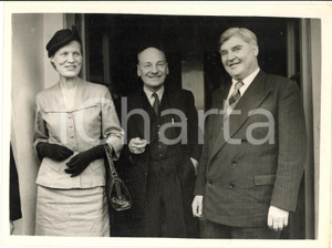1954 LONDON Labour Party delegation leaves for China - SUMMERSKILL ATTLEE BEVAN