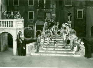 Fotografia d epoca originale 1937 VENEZIA CAMPO SAN TROVASO Attori commedia Bugiardo Carlo GOLDONI Fotografia 1