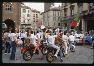 35mm vintage slide* 1982 MONZA Tifosi ITALIA-Prepartita ITALIA GERMANIA OVEST 2