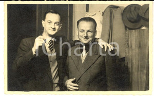 Fotografia d epoca originale 1940 ca AOI ASMARA Brindisi tra impiegati italiani Foto cartolina PARDINI 1