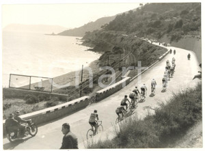1959 CICLISMO MILANO-SANREMO - I corridori sulla riviera ligure *Foto 18x13 cm