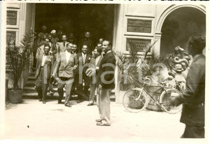 Fotografia d epoca originale 1933 PALERMO Crociere  Gerarchi milanesi visitano sede Fascio e GUF Fotografia 1