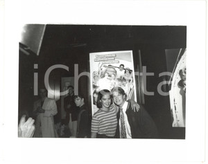 1989 CINEMA Phoebe CATES con Scott COFFEY alla prima del film "Shag" - Foto