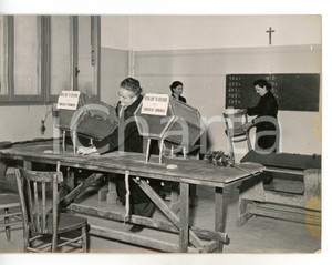1956 ROMA Elezioni comunali - Preparazione dei seggi elettorali *Foto 18x13 cm