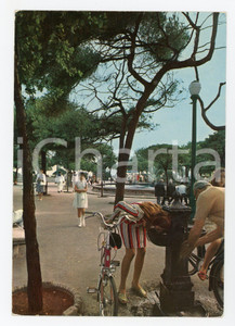 Cartolina originale da collezione 1971 SAVONA I giardini affollati di Piazzale GARIBALDI Cartolina ANIMATA FG VG 1