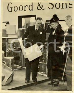 Fotografia d epoca originale 1937 LONDON Re GIORGIO VI e la regina alla BRITISH INDUSTRIES FAIR Fotografia 1