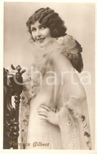 Cartolina originale da collezione 1930 ca CINEMA Attrice Florence GILBERT Ritratto con vestaglia Cartolina FP NV 1