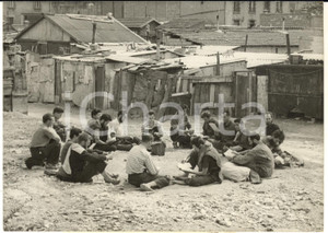 Fotografia d epoca originale 1960 NANTERRE Bidonville rue des Paquerettes  JeÃ»ne contre les attentats Photo 1