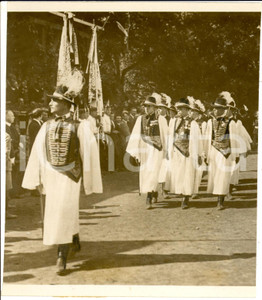 Fotografia d epoca originale 1937 BUDAPEST Sfilata in costume di fronte a Miklos HORTHY reggente Fotografia 1