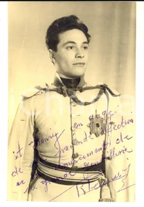 Autografo originale 1950 ca THEATRE FRANCE Acteur en costume historique Photo avec AUTOGRAPHE 9x14 1