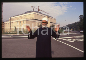 35mm vintage slide* 1990 ca ROMA Muhammad Nur al-Din Isma'il presso la Moschea 5