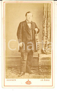 Fotografia d epoca originale 1870 ca LE MANS F Ritratto maschile in abito da passeggio Foto GUSTAVE CDV 1