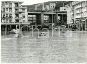 1961 RECCO Scorcio della città allagata dopo un violento nubifragio *Foto 