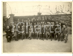 Fotografia d epoca originale 1930 ca MILANO Foto di gruppo dei membri di un associazione Foto CELSO 24x18 cm 1