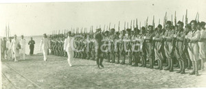 Fotografia d epoca originale 1935 TRIPOLI LIBIA Moschettieri schierati per visita Principi di PIEMONTE Foto 1