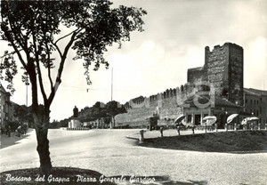 Cartolina originale da collezione 1952 BASSANO DEL GRAPPA VI Scorcio di PIAZZA GENERALE GIARDINO FG VG 1