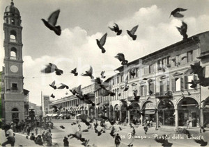 Cartolina originale da collezione 1950 ca FAENZA RA Veduta di piazza della LIBERTA  Cartolina ANIMATA FG NV 1