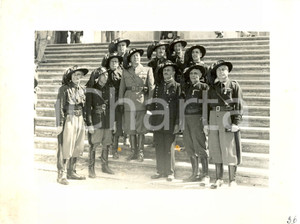 Fotografia d epoca originale 1940 ca TORINO Piazza SAN GIOVANNI Bersaglieri all uscita dal DUOMO Foto 1