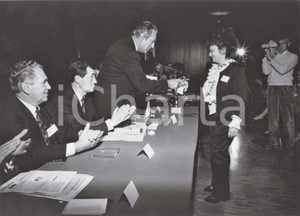 Fotografia d epoca originale 1989 GINEVRA Maria Rosa ABBATE Medaglia d oro al miglior brevetto  Foto 29x21 1