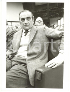 1985 ca MILANO Piero BASSETTI durante una conferenza *Fotografia 18x24 cm