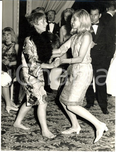 1966 FESTIVAL DI CANNES Christiane ROCHEFORT a una festa *Foto 18x24 cm