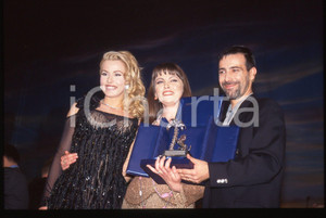 35mm vintage slide* 1997 FESTIVAL SANREMO - Valeria MARINI e i JALISSE (14)