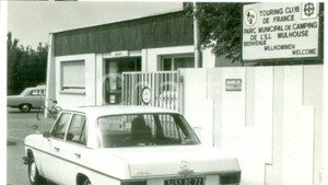 Fotografia d epoca originale 1985 ca COLMAR FRANCE Campeggiatori al Camping DE L ILL MULHOUSE Fotografia 1