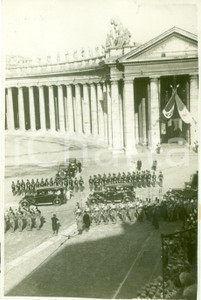 Fotografia d epoca originale 1929 CITTA  DEL VATICANO Camillo SERAFINI accoglie corteo Reali in visita  Foto 1