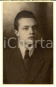 Fotografia d epoca originale 1943 MILANO Ritratto di giovane uomo Foto cartolina Enzo PICCININI 1