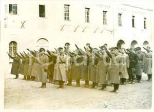 Fotografia d epoca originale 1939 MILANO Chiusura del Corso Ufficiali GIL alla Caserma dell 8Â° Fanteria FOTO 1