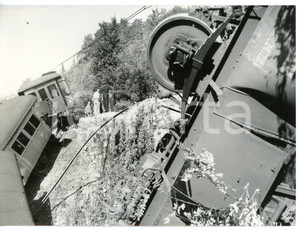 1958 DISASTRO FERROVIARIO A COMERIO (VA) Treno precipitato da una scarpata *Foto