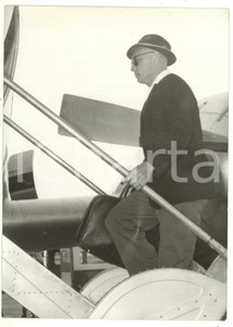 1959 NIZZA Attore Yul BRYNNER su volo diretto a GINEVRA *Foto 13x18 cm