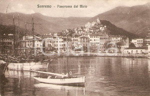 Cartolina originale da collezione 1911 SANREMO IM Pescherecci e veduta del paese dal molo Cartolina FP VG 1
