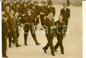 Fotografia d epoca originale 1960 PARIS GÃ©nÃ©ral DE GAULLE avec Michel DEBRE  part pour Ottawa Photo 18x14 1