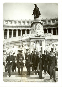 Fotografia d epoca originale 1939 ROMA Missione ALBANESE rende omaggio al Milite Ignoto Fotografia 1