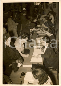 Fotografia d epoca originale 1940 PARIS Reclutamento donne volontarie per servire la patria Fotografia 1