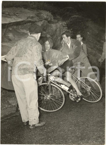 1956 CICLISMO GIRO D'ITALIA 18^ tappa - Pasquale FORNARA alla seconda caduta