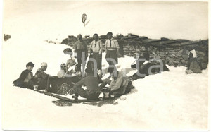 Fotografia d epoca originale 1930 ca ALPINISMO GRANGE LAUSET CN Giovani escursionisti tra la neve Foto FP 1