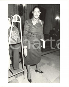 1990 ca MILANO Ludina BARZINI Ritratto della giornalista - Foto 20x25 cm (3) Fotografia di agenzia. GOOD/buono  Formato: 25x20 originale e autentica 1