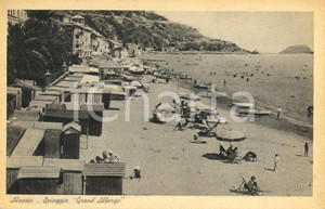 Cartolina originale da collezione 1939 ALASSIO SV Veduta della spiaggia con GRAND HOTEL Animata FP NV 1