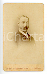 Fotografia d epoca originale 1870 ca LONDON  BROOKS Ritratto in soprabito scuro Fotografia CDV 1